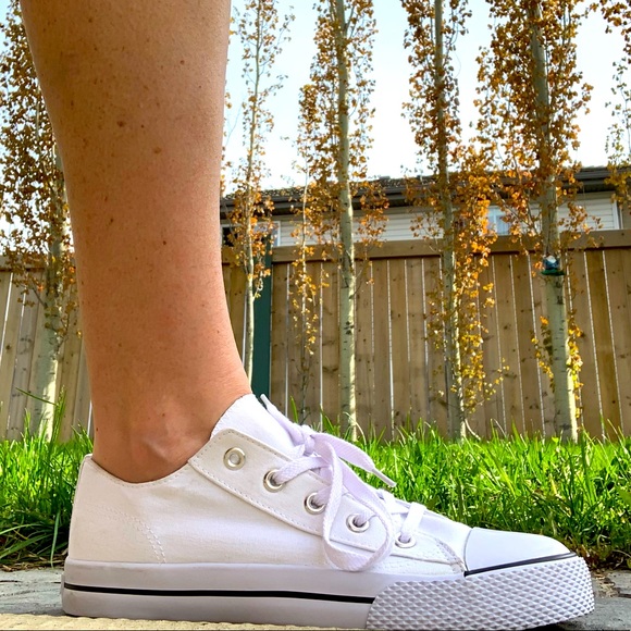 AirWalk Legacee Lace Up Canvas Sneakers